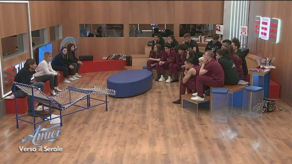 Un allievo di Amici svela un retroscena mai visto in TV: 