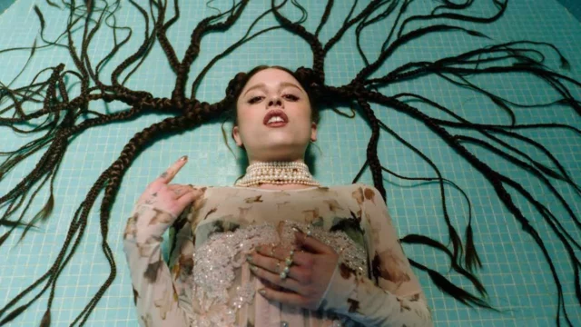 Angelina Mango pubblica a sorpresa il suo nuovo album