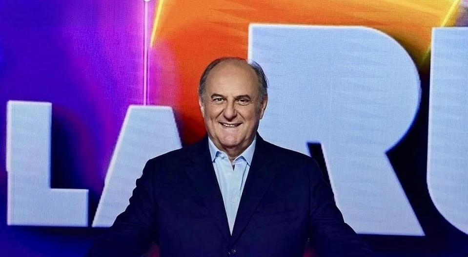 Ascolti tv 20 novembre 2025, sfida tra Rai e Mediaset