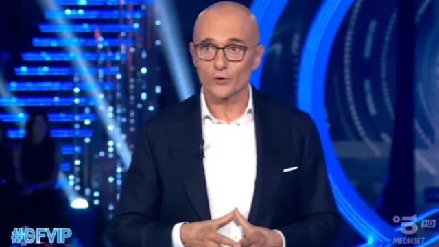 Grande Fratello Vip, Signorini avrebbe consegnato il cast: chi ci sarebbe