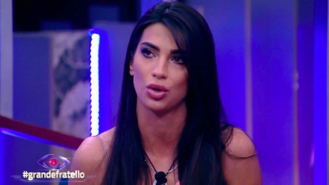 Grande Fratello, la sorella di Rasha la difende dalle accuse dell'ex