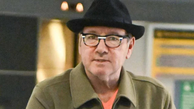 Kevin Spacey non ha più soldi