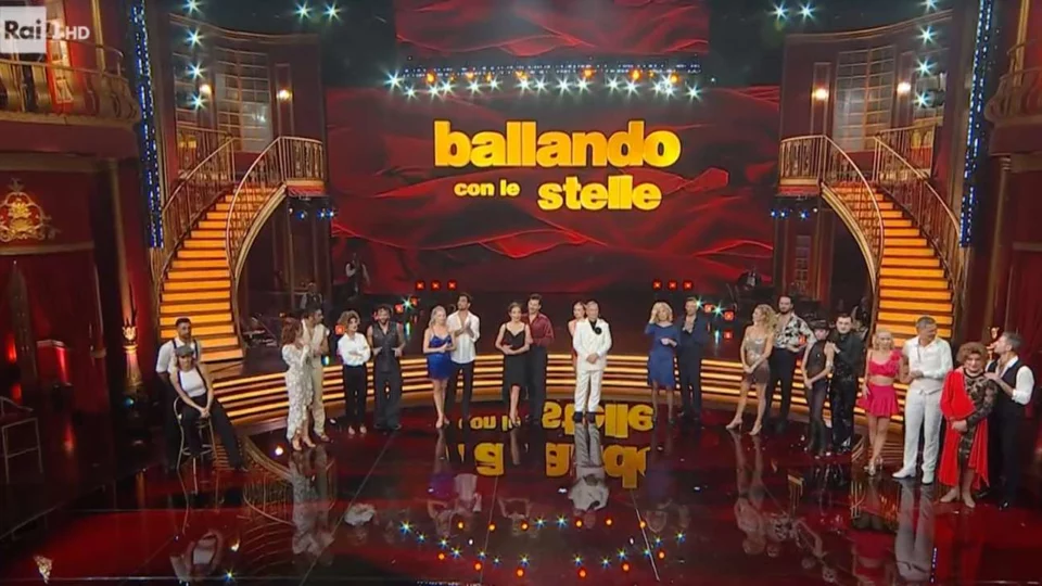 Ballando con le Stelle, una concorrente e un maestro si starebbero frequentando