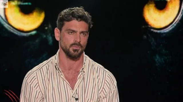 Michele Morrone ha un nuovo tatuaggio intimo, ecco cos'è