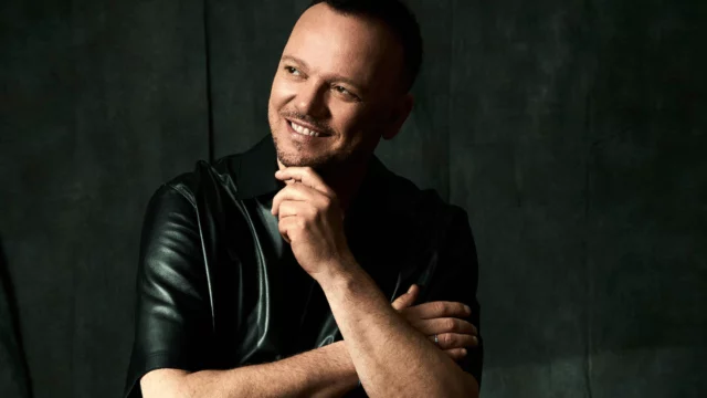 Gigi D’Alessio riceve il Leone d’Oro e la Laurea ad Honorem