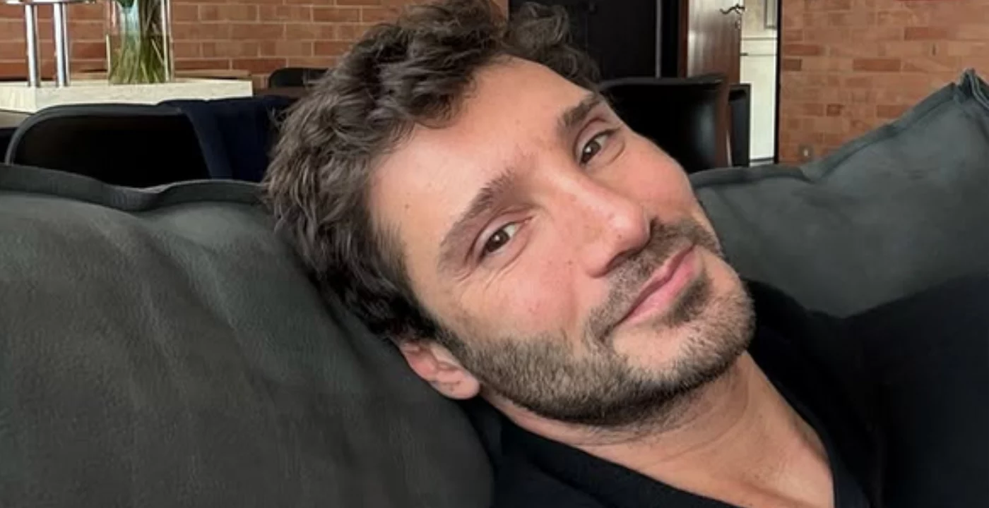 Stefano De Martino svela la sua nuova casa a Milano: interni, arredi e dettagli esclusivi