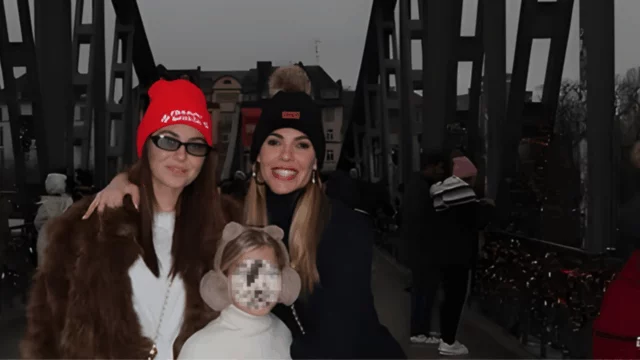 Chanel Totti in vacanza con la sorella Isabel e mamma Ilary