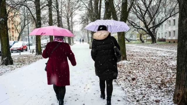 Meteo previsioni dal 15 dicembre- pioggia e neve in arrivo -CREDITI FOTO- Neil Milton / SOPA / SIPA / IPA
