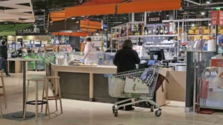 Natale 2025, quanto costa la spesa? Quali sono i prodotti più cari - CREDITI FOTO- Luca Ponti / Ipa Agency / IPA