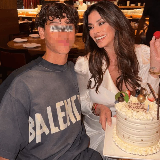 Aida Yespica celebra i 17 anni del figlio Aron