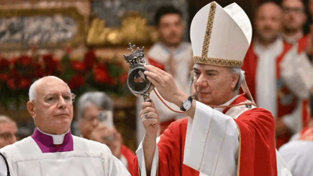 SANGUE-DI-SAN-GENNARO-