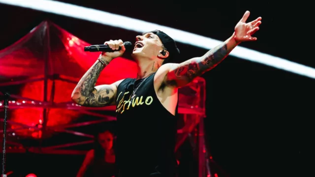 Ultimo con due album live in cima alle classifiche FIMI - CREDITI FOTO Alessandro Bremec / IPA