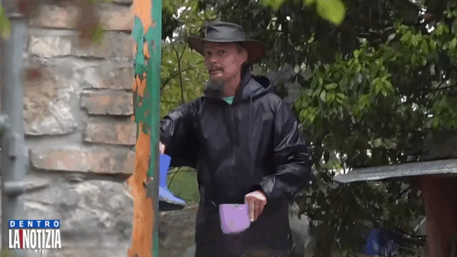 Famiglia nel bosco bambini