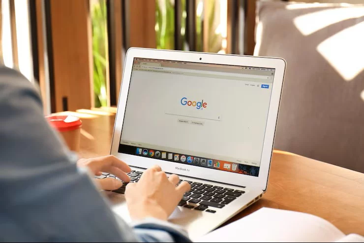 La top 10 delle parole più googlate nel 2025 racconta l’Italia che cambia