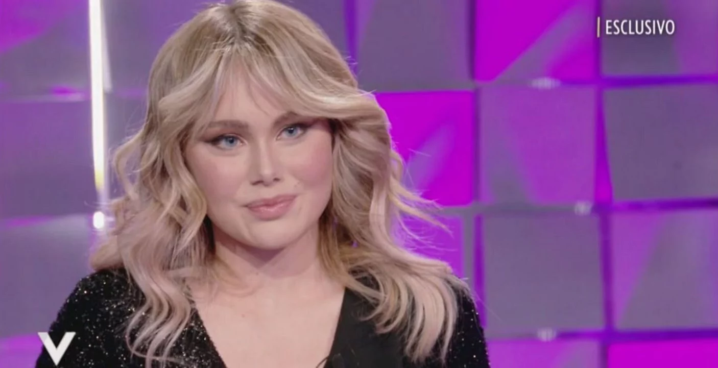 Jasmine Carrisi sul rapporto con la chirurgia estetica: “Ho esagerato, sono intervenuti i miei genitori”