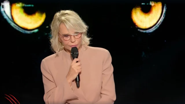 Maria De Filippi si commuove parlando di Maurizio Costanzo a Belve