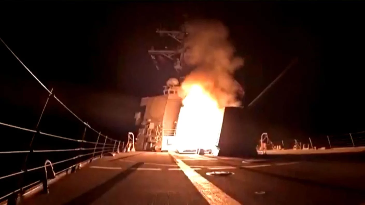 Notte di Natale, Trump bombarda l’Isis in Nigeria: “Pagheranno per il massacro dei cristiani”