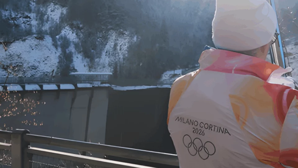 Cortina riabbraccia la Fiamma Olimpica