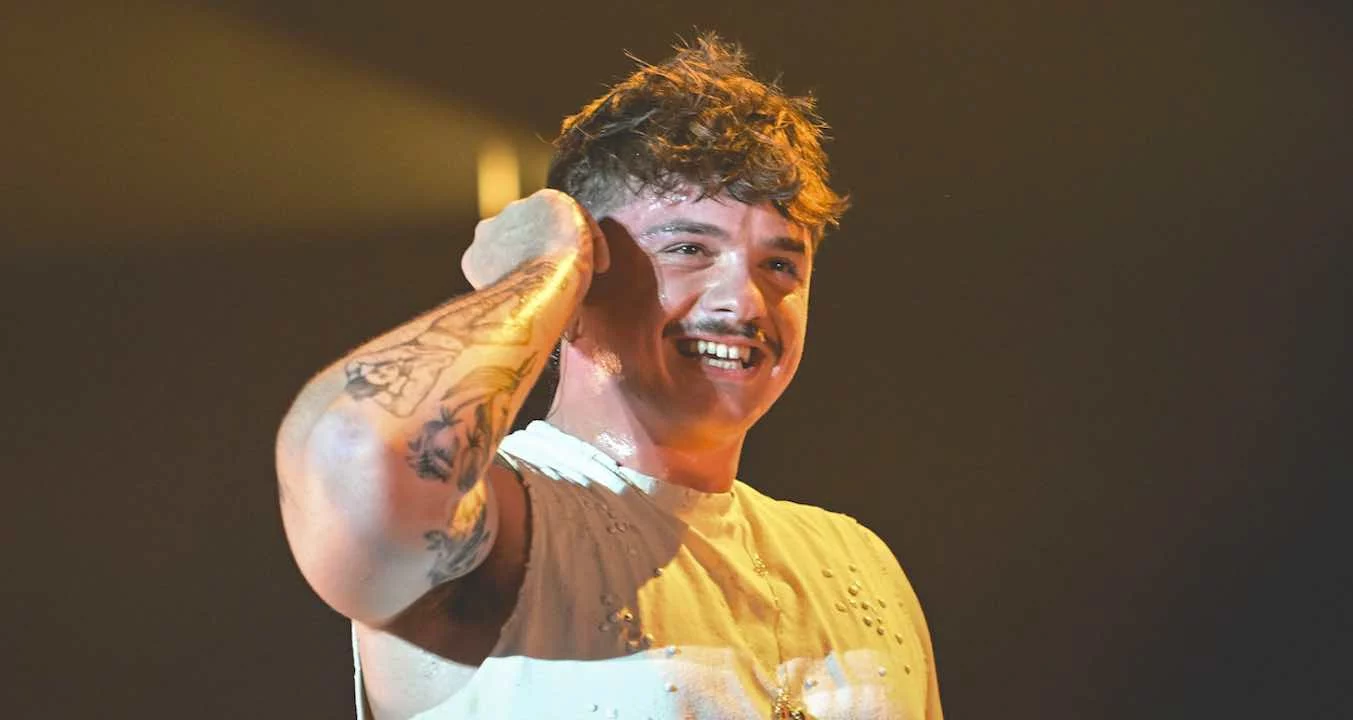 Olly re delle classifiche FIMI nel 2025, album e singoli tra i più venduti