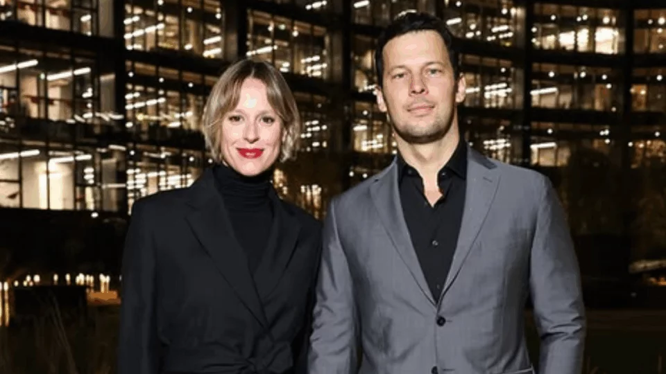 pellegrini giunta contro i genitori