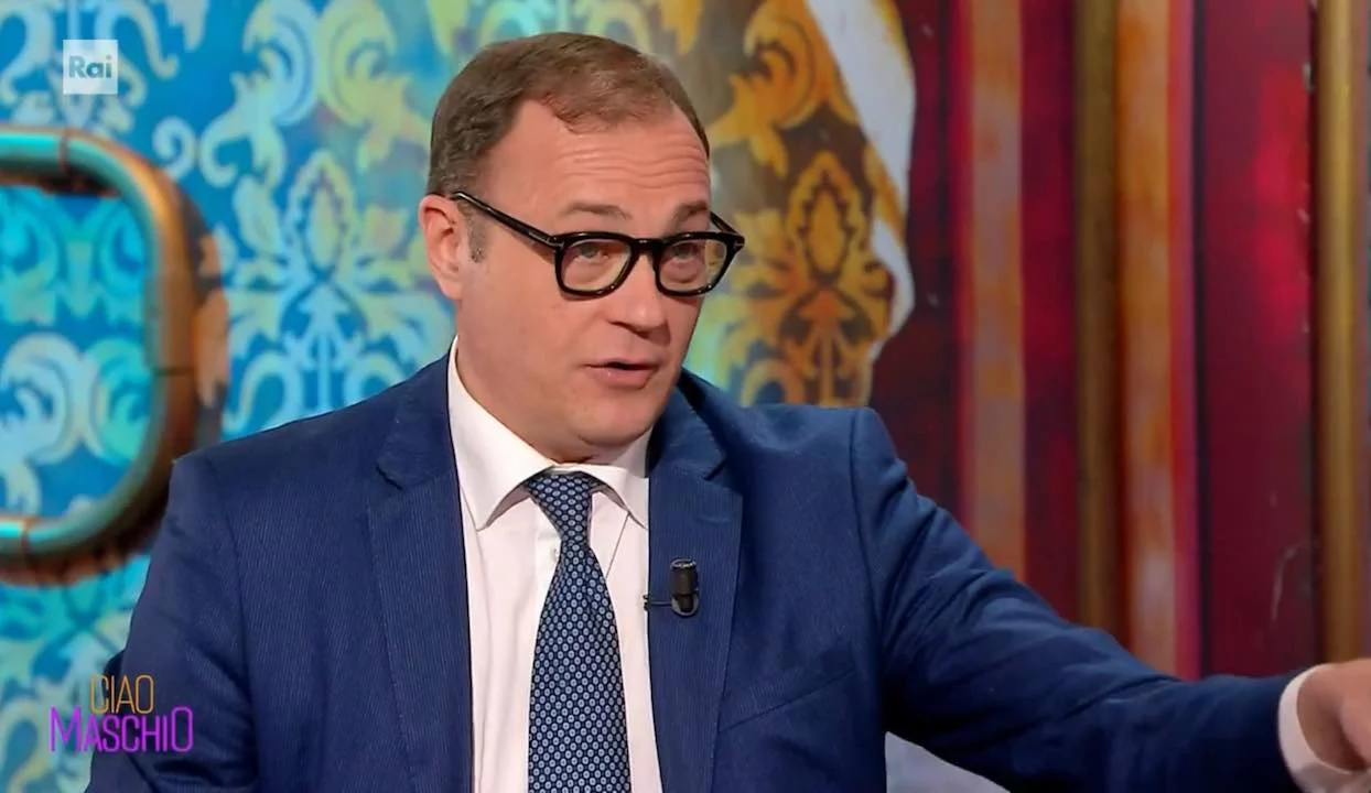 Tommaso Cerno si racconta a Ciao Maschio: “Entrare in politica è stato il mio errore più grande”