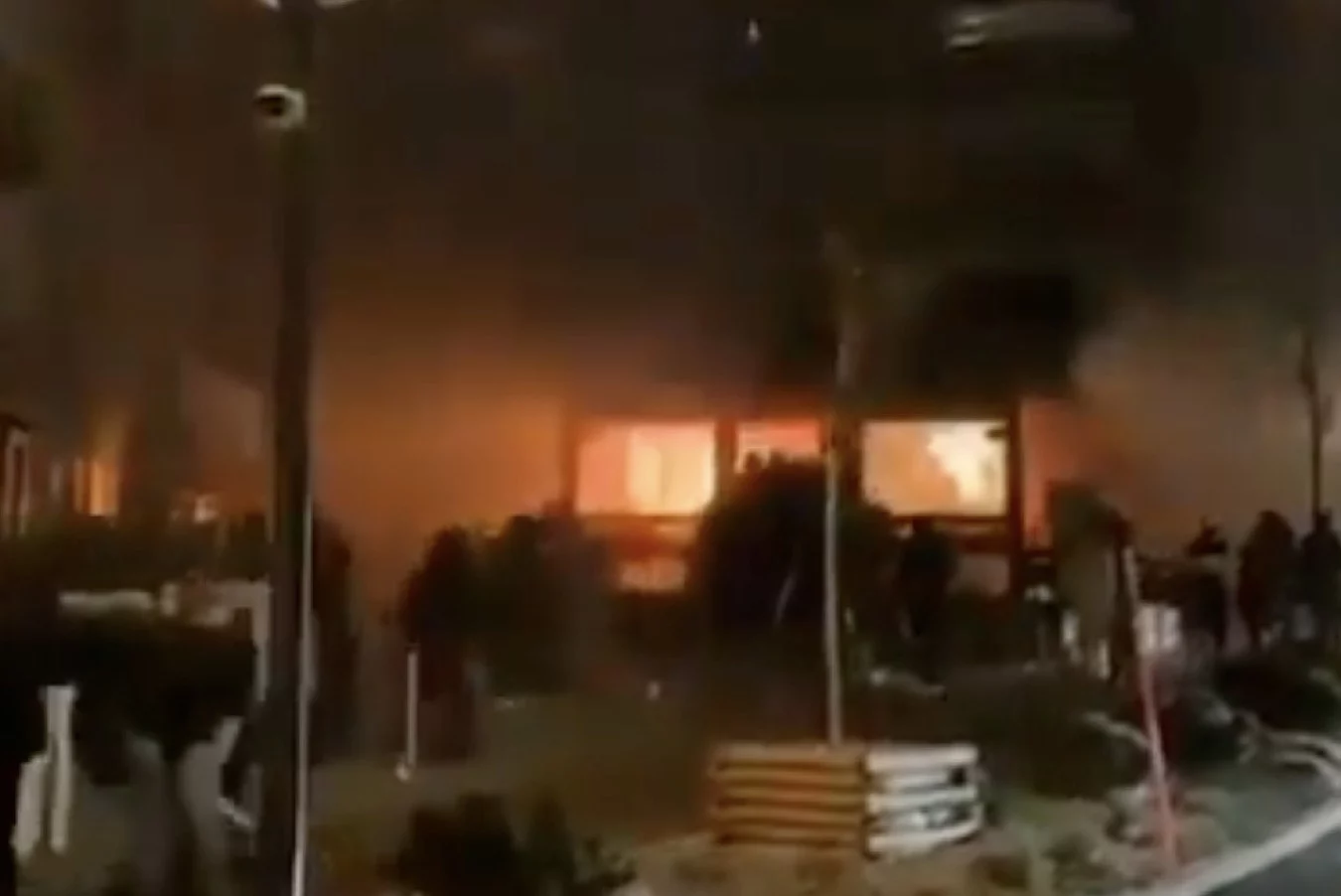 tragedia-a-crans-montana-esplosione-nel-bar-almeno-10-vittime