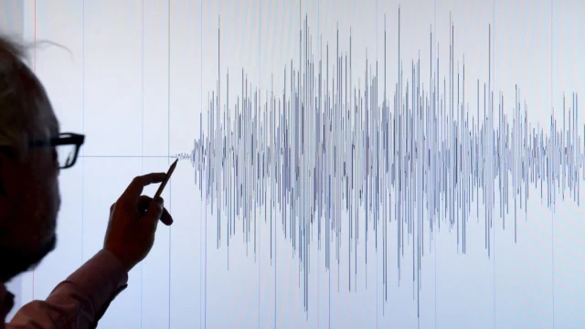 Scossa di terremoto magnitudo 5.1 a Reggio Calabria, avvertita anche in Sicilia CREDITI FOTO: IPA