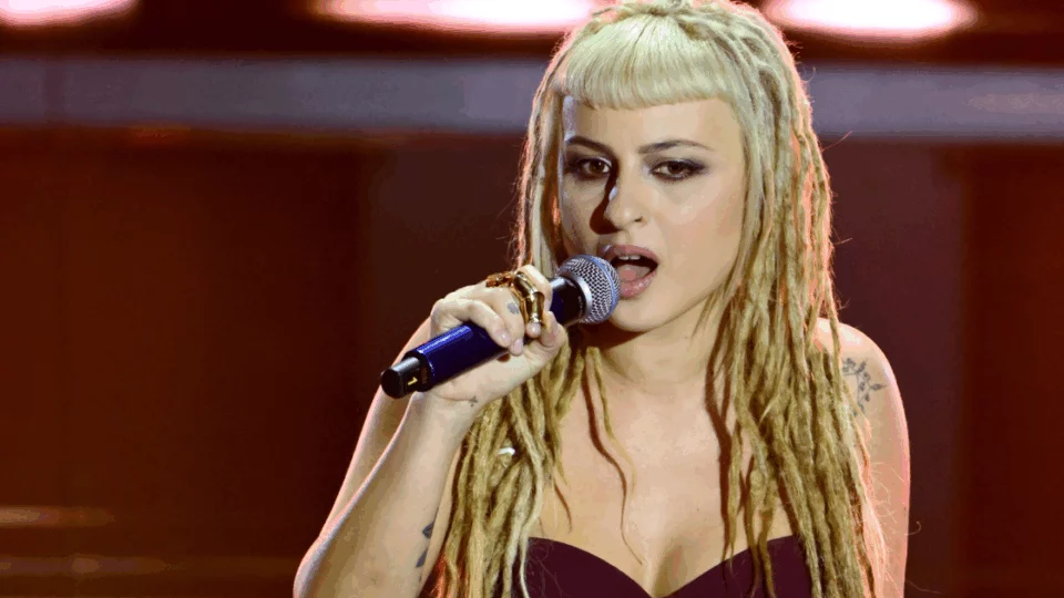 Sanremo 2026: Camilla Ardenzi omaggia Ornella Vanoni