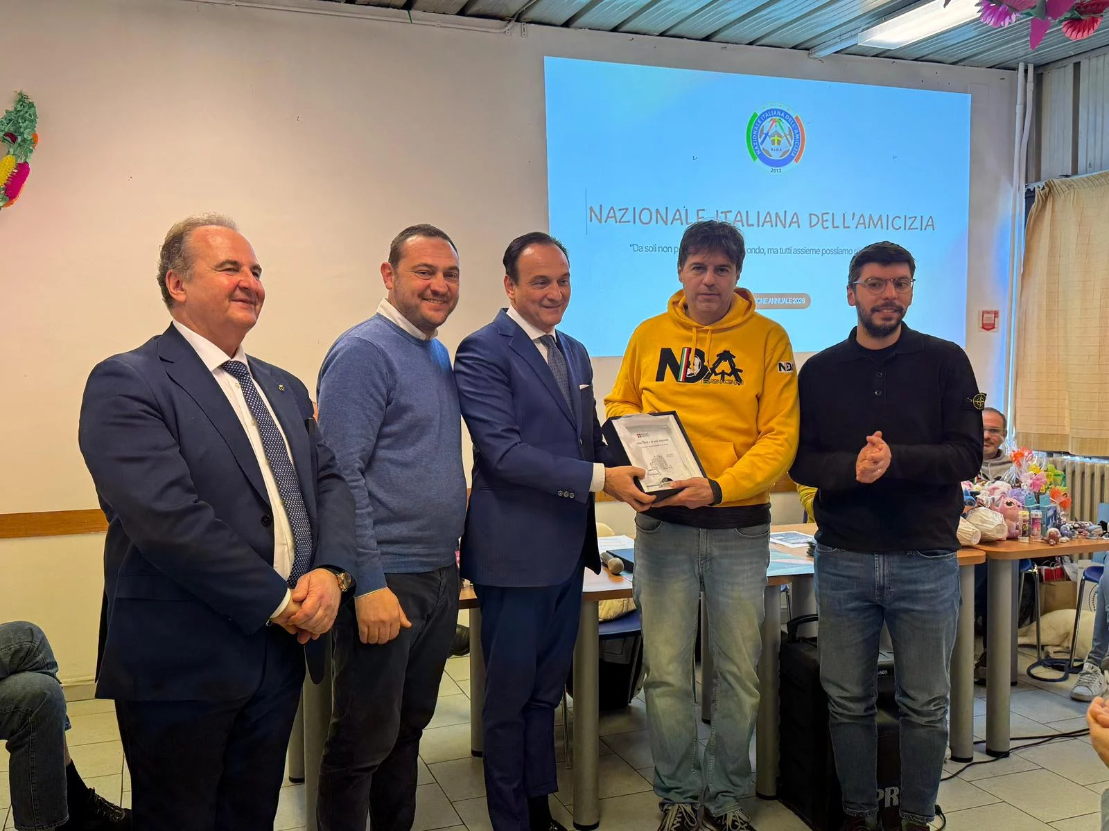 alberto cirio a torino premia nida onlus il potere grande di un sorriso da Novella2000.it alberto cirio a torino premia nida onlus il potere grande di un sorriso