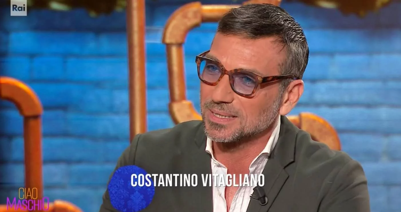 costantino vitagliano racconta a ciao maschio dell8217incontro con maria de filippi da Novella2000.it costantino vitagliano racconta a ciao maschio dell8217incontro con maria de filippi