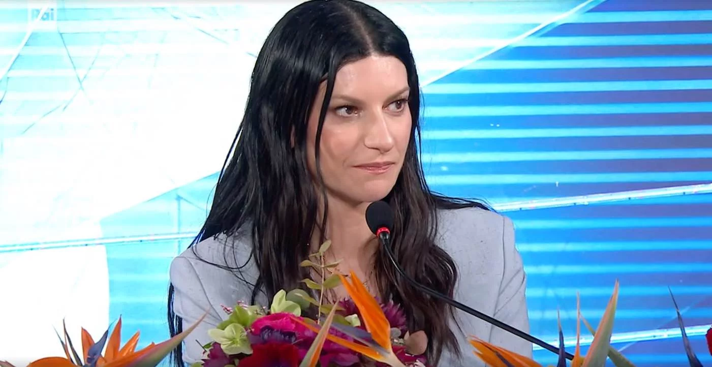 Laura Pausini replica in maniera perfetta alla frecciata di Gianluca Grignani Laura Pausini replica in maniera perfetta alla frecciata di Gianluca Grignani