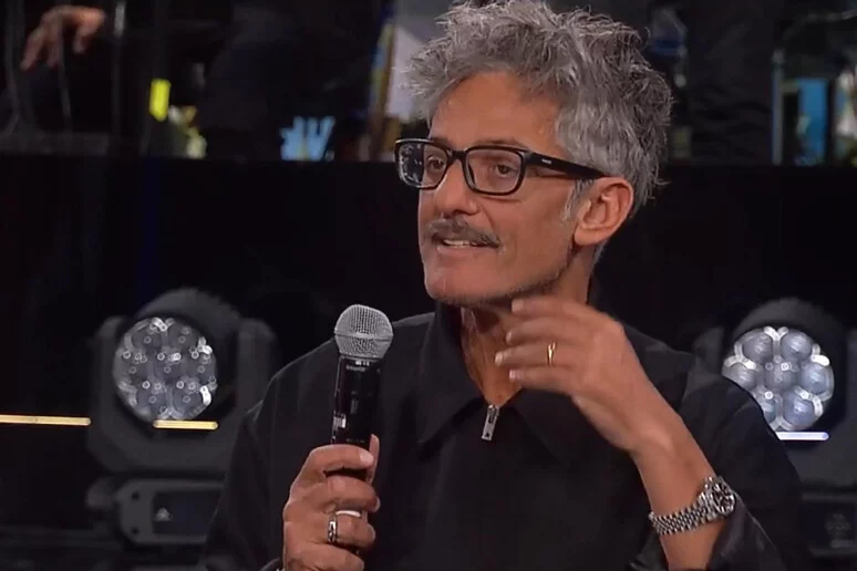 fiorello contro pucci ma chi hai come ufficio stampa petrecca da Novella2000.it fiorello contro pucci ma chi hai come ufficio stampa petrecca