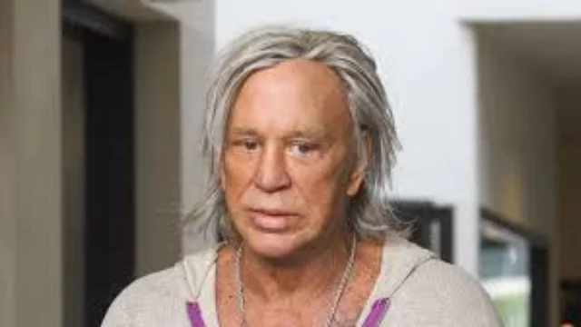 ph-web-Mickey-Rourke-sfratto