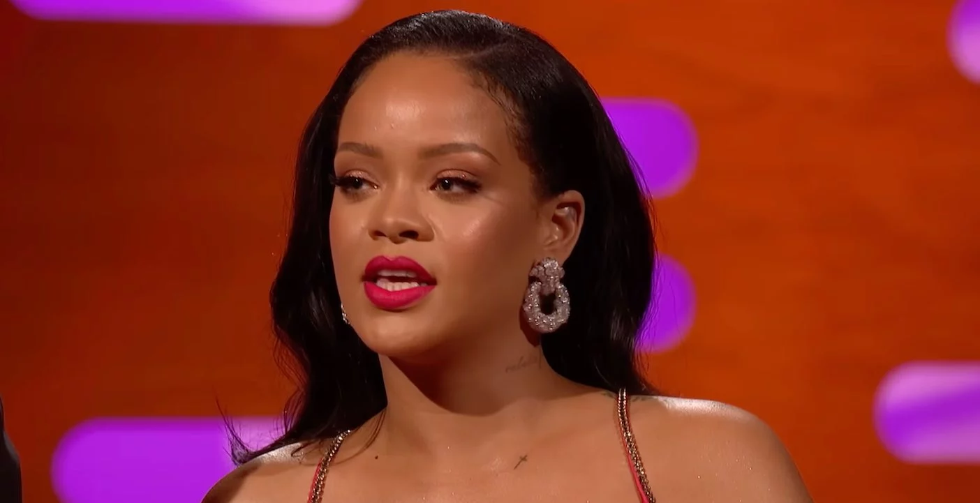 Spari contro casa di Rihanna, arrestata una donna: come sta la cantante