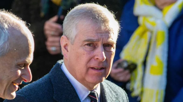 The Crown potrebbe tornare con uno spin-off sull'ex Principe Andrea CREDITI FOTO: IPA