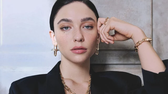 Matilda De Angelis e le lentiggini (come ricrearle by Simona Toni)