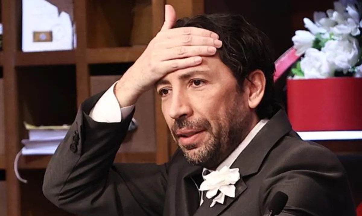 Incidente improvviso ad Affari Tuoi, Herbert Ballerina si fa male: il video