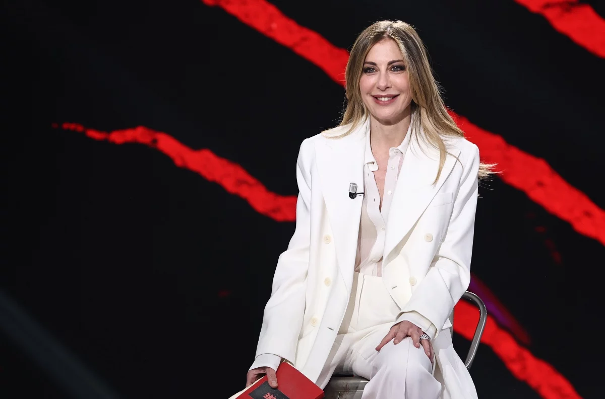 Francesca Fagnani, gli outfit a Belve conquistano: chi la veste e perché funzionano