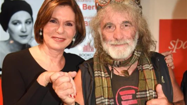 Mauro Corona beve latte in diretta: la reazione di Bianca Berlinguer