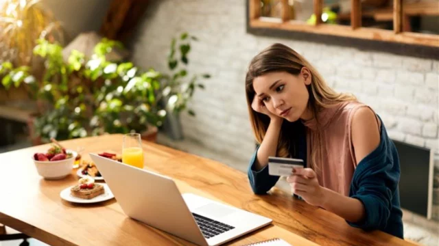 Quando prenotare le vacanze estive 2026: l'effetto della guerra sui prezzi