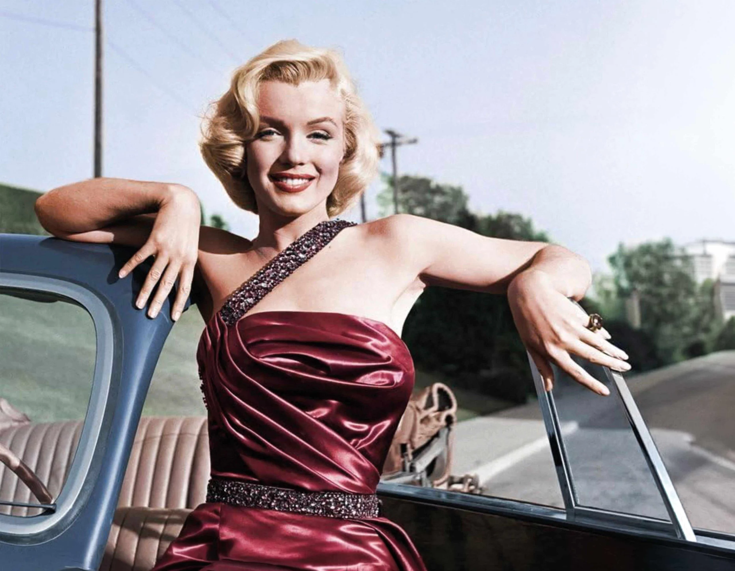 marilyn monroe la bionda che sconvolse hollywood da Novella2000.it marilyn monroe la bionda che sconvolse hollywood