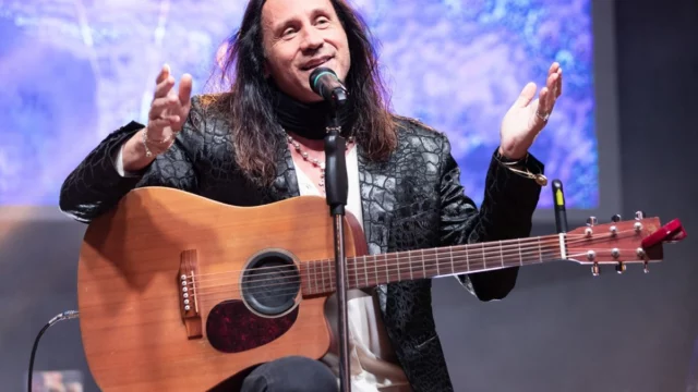 povia concerto annullato