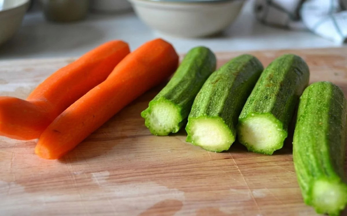 zucchine e carote la ricetta estiva che si prepara senza accendere il forno e piace a tutta la famiglia da Novella2000.it zucchine e carote la ricetta estiva che si prepara senza accendere il forno e piace a tutta la famiglia