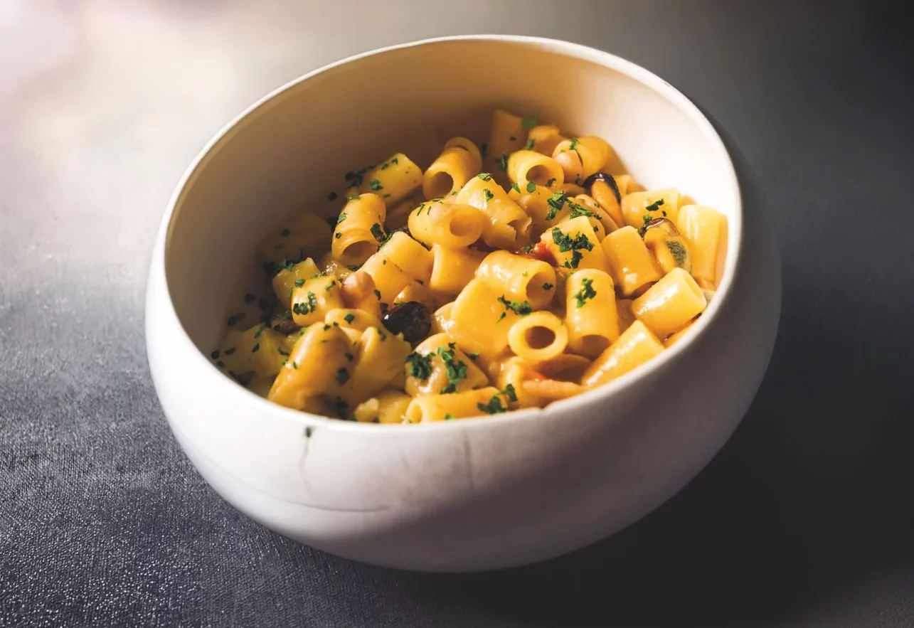 novella 2000 in cucina con pasta fagioli e cozze la ricetta di chef armonia da Novella2000.it novella 2000 in cucina con pasta fagioli e cozze la ricetta di chef armonia