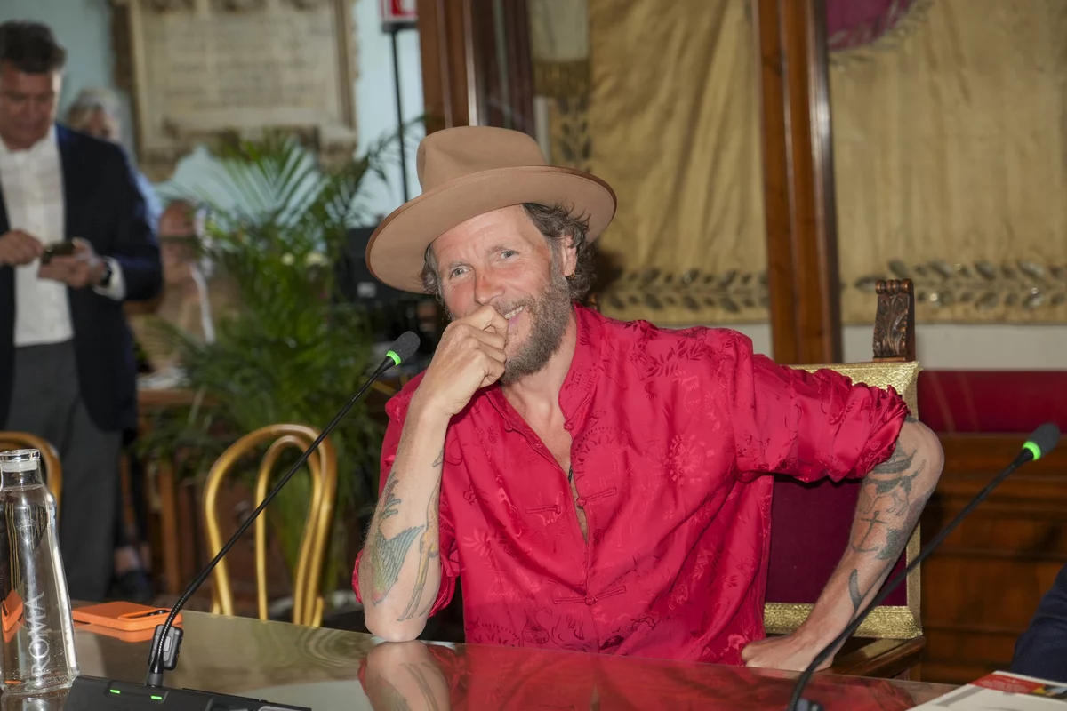 jovanotti non abita pi249 a roma dove vive oggi il rapporto con l8217italia da Novella2000.it jovanotti non abita pi249 a roma dove vive oggi il rapporto con l8217italia