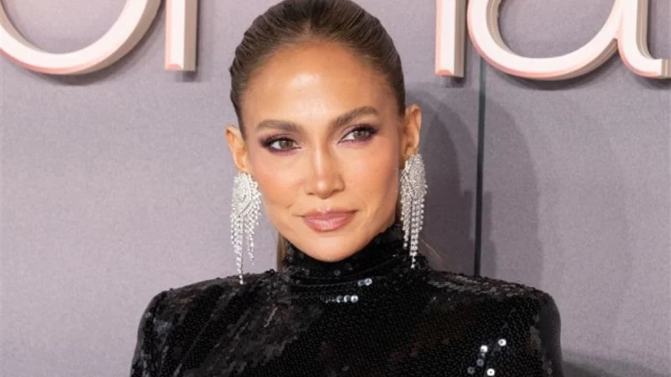 jennifer lopez senza trucco
