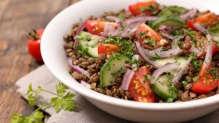ricetta insalata di lenticchie estiva