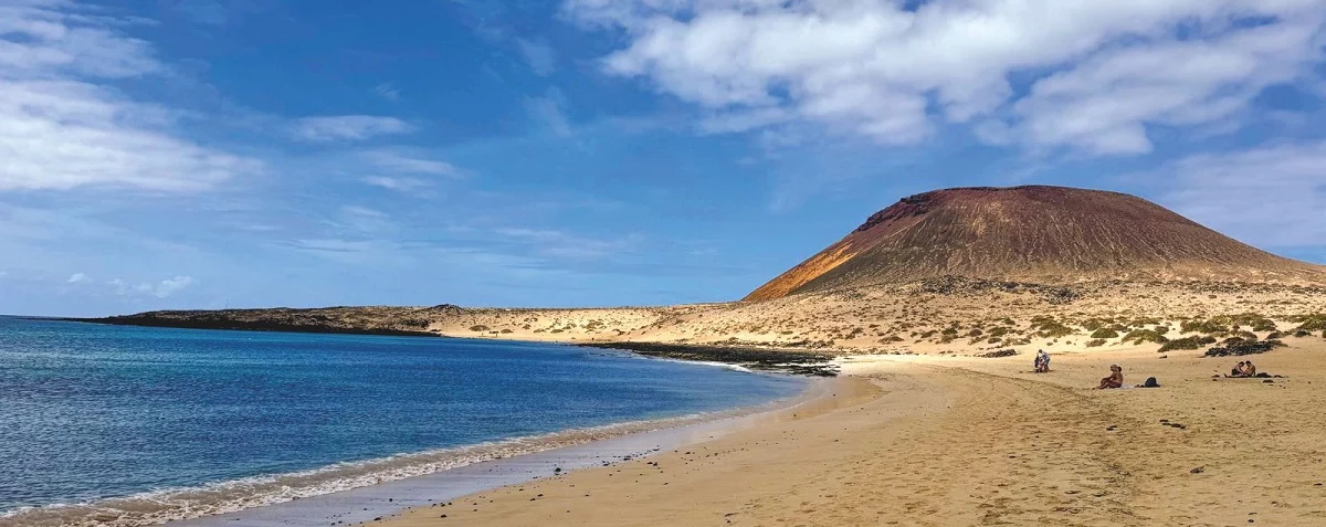 isola de la graciosa 24 ore in mezzo alla natura e senza auto come arrivarci e cosa fare da Novella2000.it isola de la graciosa 24 ore in mezzo alla natura e senza auto come arrivarci e cosa fare