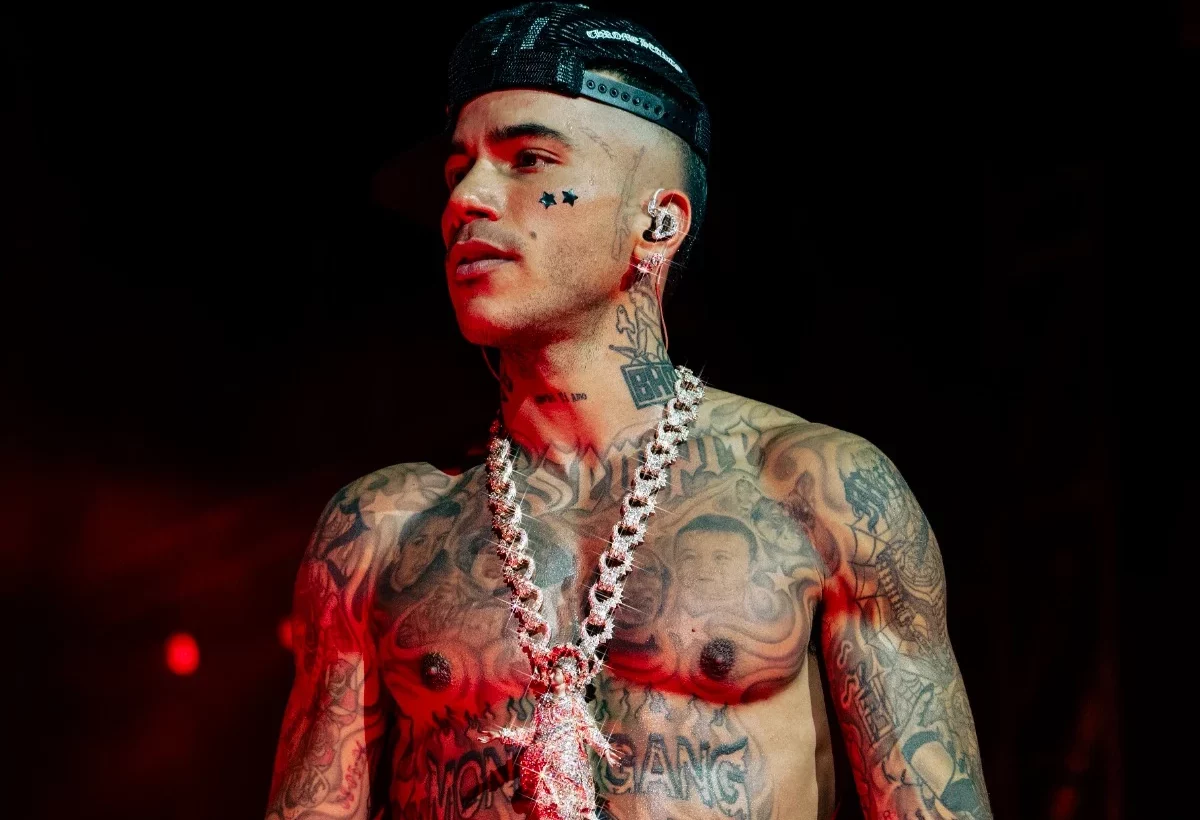 sfera ebbasta infiamma il pubblico di san siro da Novella2000.it sfera ebbasta infiamma il pubblico di san siro