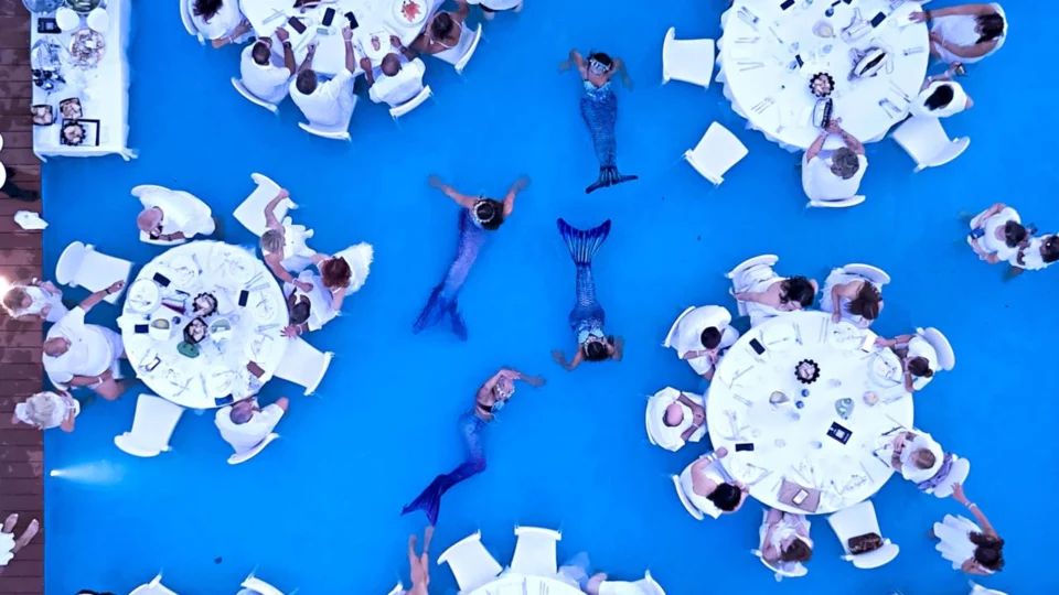White Dinner Water Show 2026, la cena nell’acqua di Villa ReNoir